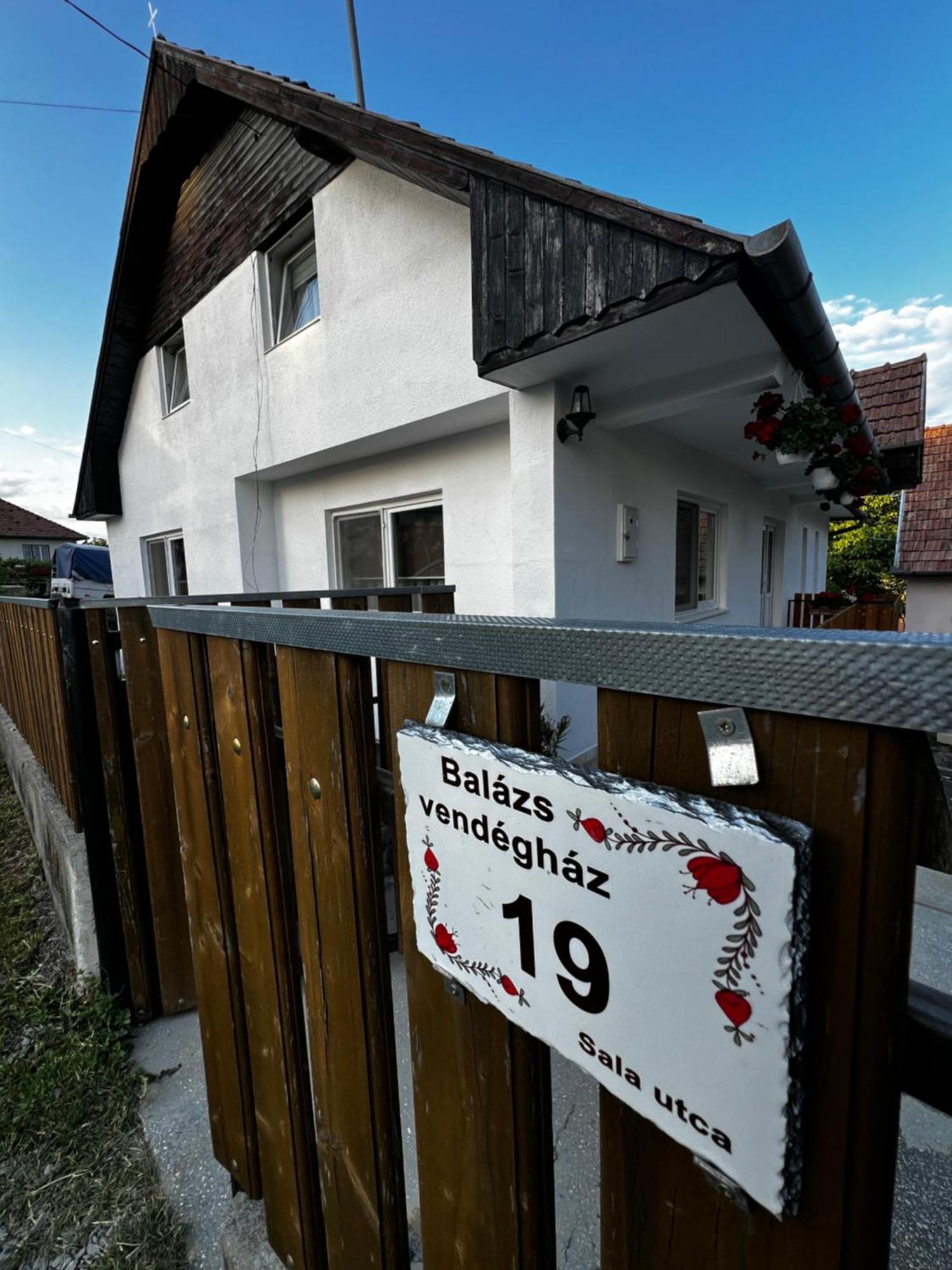 Balazs Vendeghaz Apart otel Lupeni  Dış mekan fotoğraf
